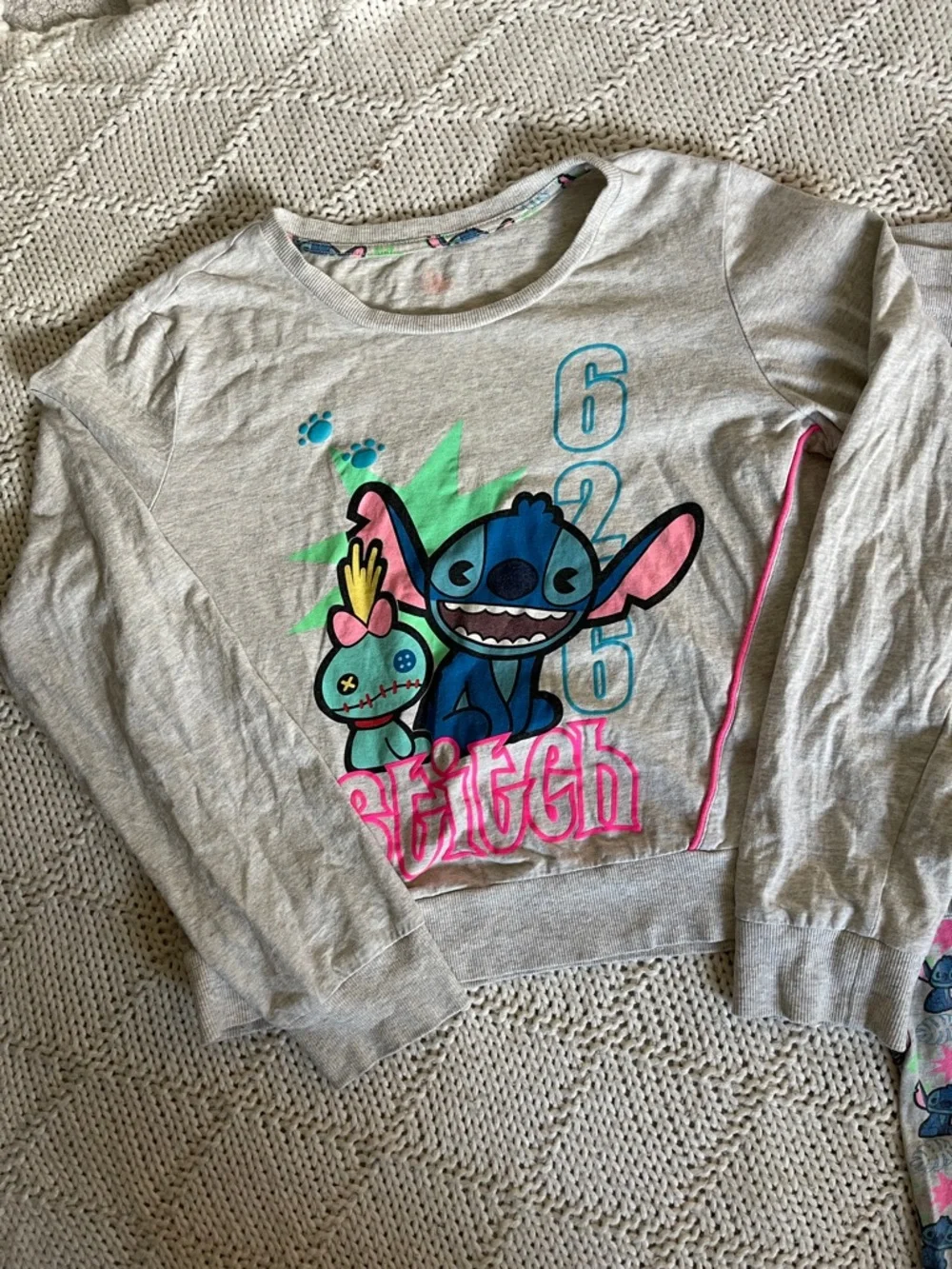 Disney Stitch Pajama Set Medium Crop Top Joggers Lilo Stitch Sleepwear - Picture 2 of 7